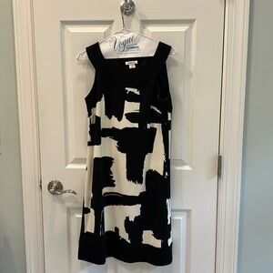 Harold’s size 4 knit dress